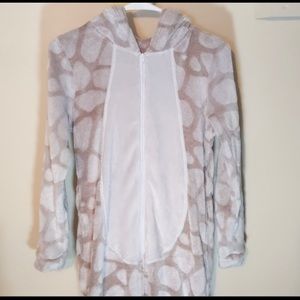 Never been worn, the tags got torn off by kids